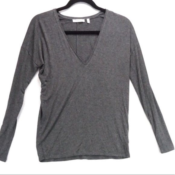 ✨Babaton Aritizia Grey V Neck Long Sleeve Shirt - Picture 1 of 3